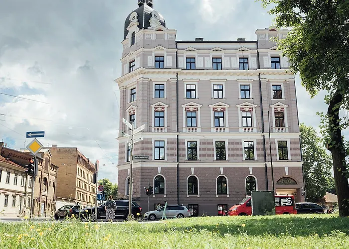 Amella Aparthotel 4*