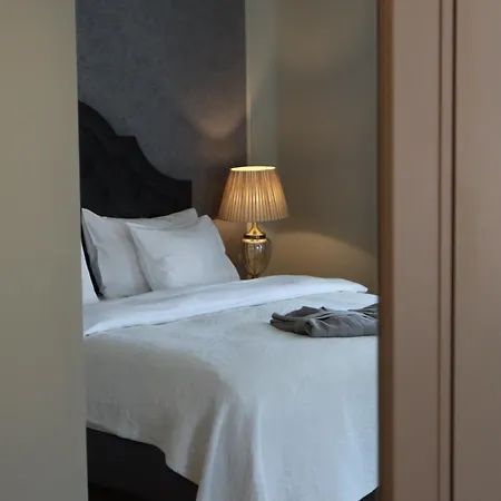 Amella Aparthotel 4*